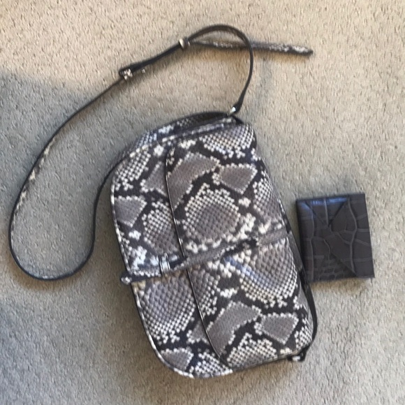 Banana Republic Handbags - Leather snakeskin pattern crossbody and wallet